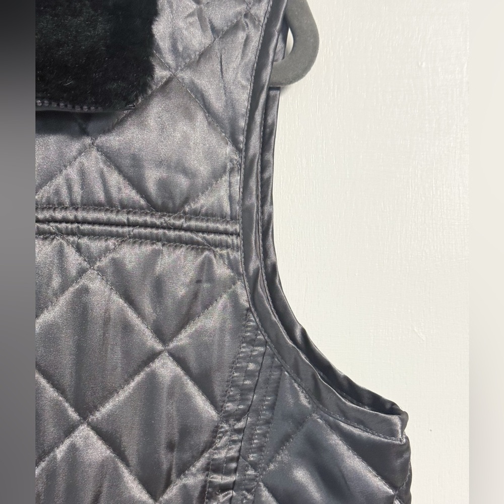 Covington Silver Gray Quilted Vest Women’s L Faux Fur Collar Zip Front - Picture 7 of 16